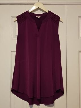 EST 1946 Sleeveless Split-Neck Women’s Top in Plum 14W-16W